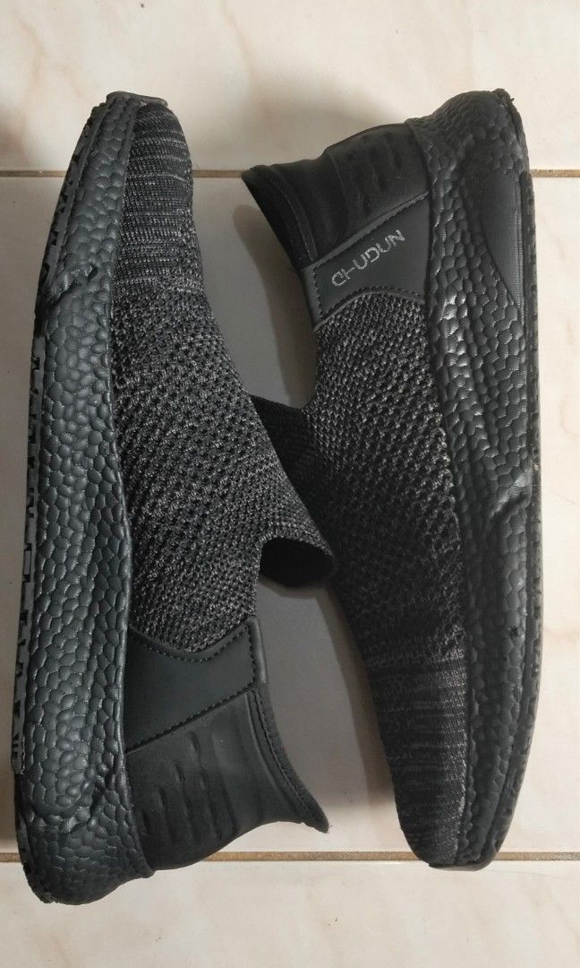 CASUAL SLIP ON SHOES (Category: Casual Shoes) located in Angeles City. Submitted by johnvincelim80 (Listing ID 1467391223, Image 3). Description: FOR SALE ANTI SLIP GRIP OUTSOLE AND SOFT MIDSOLE BRAND: UNKNOWN SIZE: 10 MADE: CHINA MEET UP OR PICK UP ALONG ANGELES CITY RESPECT MY AD. THANK YOU..