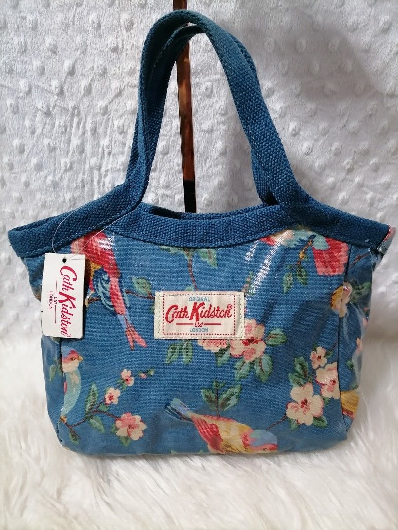 Cath Kidston Hand Bag (Category: Purses & Pouches) located in Butuan. Submitted by az-branded.items (Listing ID 1467467077, Image 1). Description: Size: W 8.5" x L 7" x bottom 4" Authentic with tag Selected ukay Fix Price.