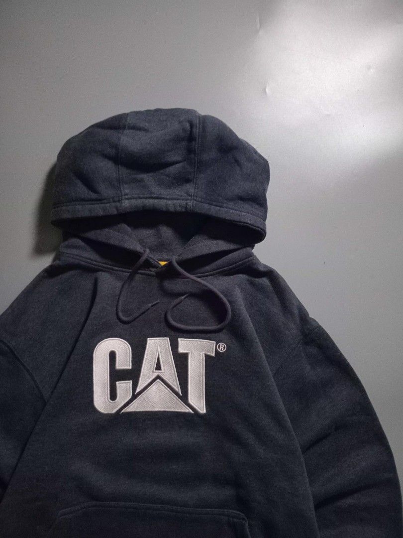 catterpillar heavy hoodie (Category: Hoodies) located in San Isidro. Submitted by lagloots (Listing ID 1467379461, Image 3). Description: catterpillar hoodie makapal tela & heavyweigth embossed logo fits boxy large 📌model's reference: 5'7, 45kg DIMES (IN INCHES) LENGTH: 26 / WIDTH: 25 CONDITION: 9/10 [] COLOR RATE: 9/10 ISSUE: faded drawstrings, minimal lints, stains (di halata masyado).