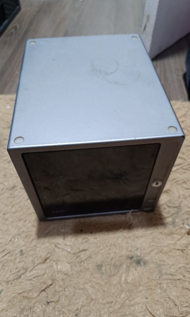 TEAC CD-ROM / CD disc storage box (Category: CDs & DVDs) located in Midsayap. Submitted by macoy.picker (Listing ID 1467376920, Image 2). Description: TEAC CD-ROM / CD disc storage box With Key Holder of loose CDs Can Hold Up To 38 CDs 650+SF.