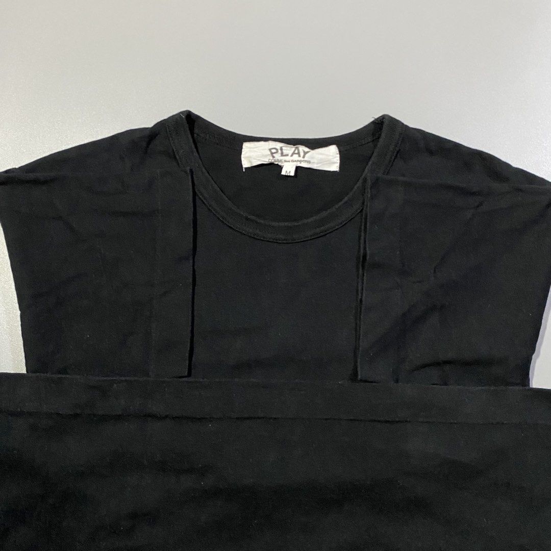 CDG PLAY (Category: Tshirts & Polo Shirts ) located in Cebu City. Submitted by thrifthing_ph (Listing ID 1467532028, Image 3). Description: CDG PLAY SIZE : MEDIUM W 19.5 | L 26.5 SINGLE STITCH ISSUE : SMALL CRACK PRINTS.