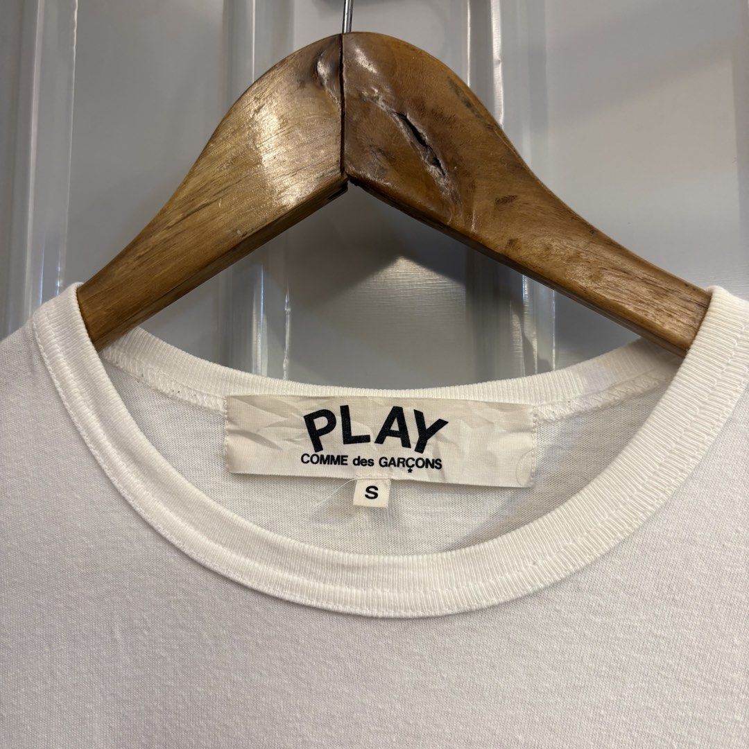 CDG Play Heart Bids (Category: Tshirts & Polo Shirts ) located in Butuan. Submitted by ragscurations (Listing ID 1467406959, Image 3). Description: Excellent Need wash Color rate 9.4 18x25.