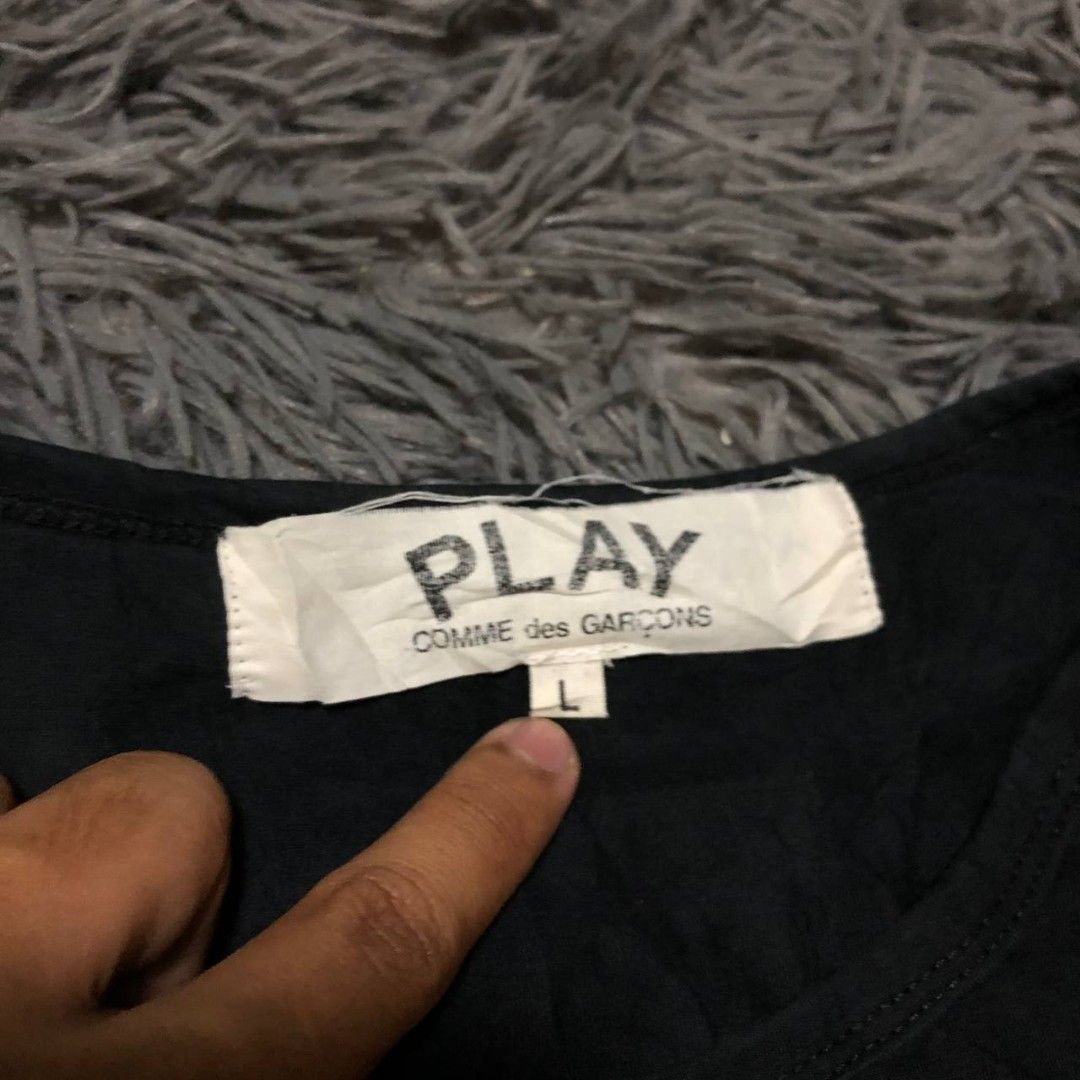 CDG Play Shirt (Category: Activewear) located in Camiling. Submitted by thriftscape2024 (Listing ID 1467469430, Image 2). Description: Excellent Condition Color rate: 9/10 Issue: ❌❌❌ Dimes: W19xL27.