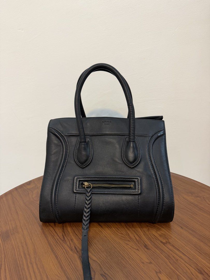 Celine Luggage Bag (Category: Luxury Bags & Wallets) located in San Fernando. Submitted by gbagscollection (Listing ID 1467374836, Image 2). Description: Authenticity not guaran Genuine leather Coded Lampo zip Made in italy .