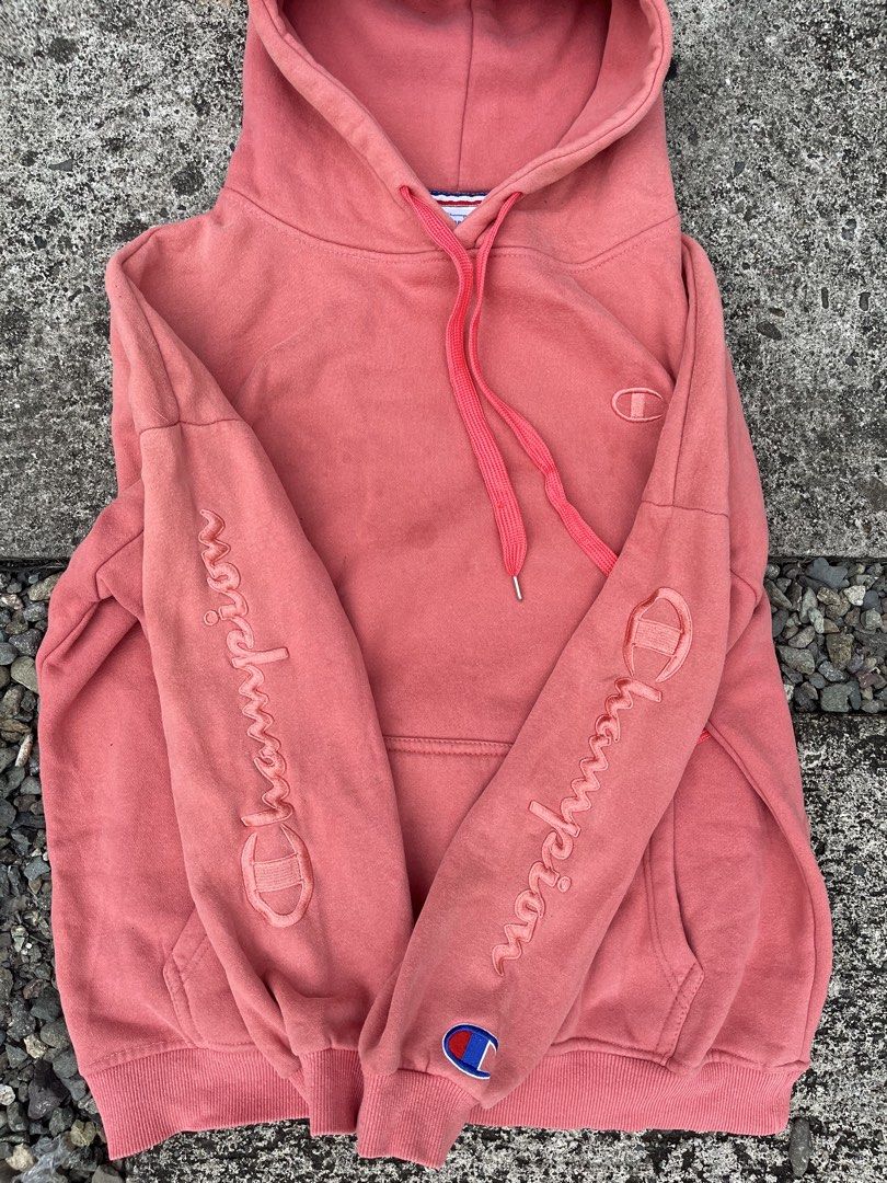Champion Hoodie (Category: Hoodies) located in San Jose. Submitted by keinzthriftt (Listing ID 1467458597, Image 2). Description: Champion Hoodie Dimes:25x26 Color Rate:9/10.