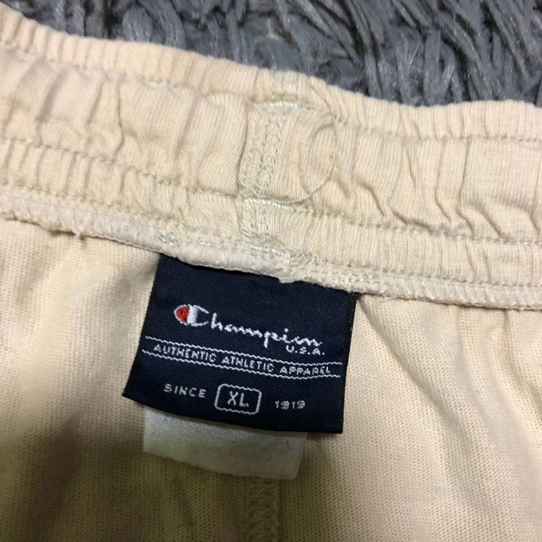 Champion Short (Category: Shorts) located in Camiling. Submitted by thriftscape2024 (Listing ID 1467502425, Image 2). Description: Excellent Condition Color rate: 9/10 Issue: ❌❌❌ W: 26-40 L: 20 Thigh: 13 Leg Opening: 12.