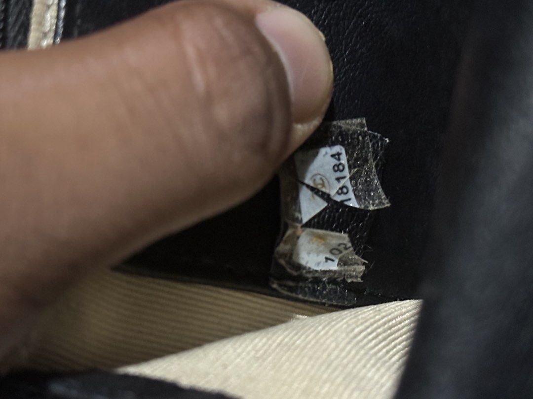 CHANEL (Category: Luxury Bags & Wallets) located in Makati City. Submitted by js.street.finds (Listing ID 1467539173, Image 3). Description: .