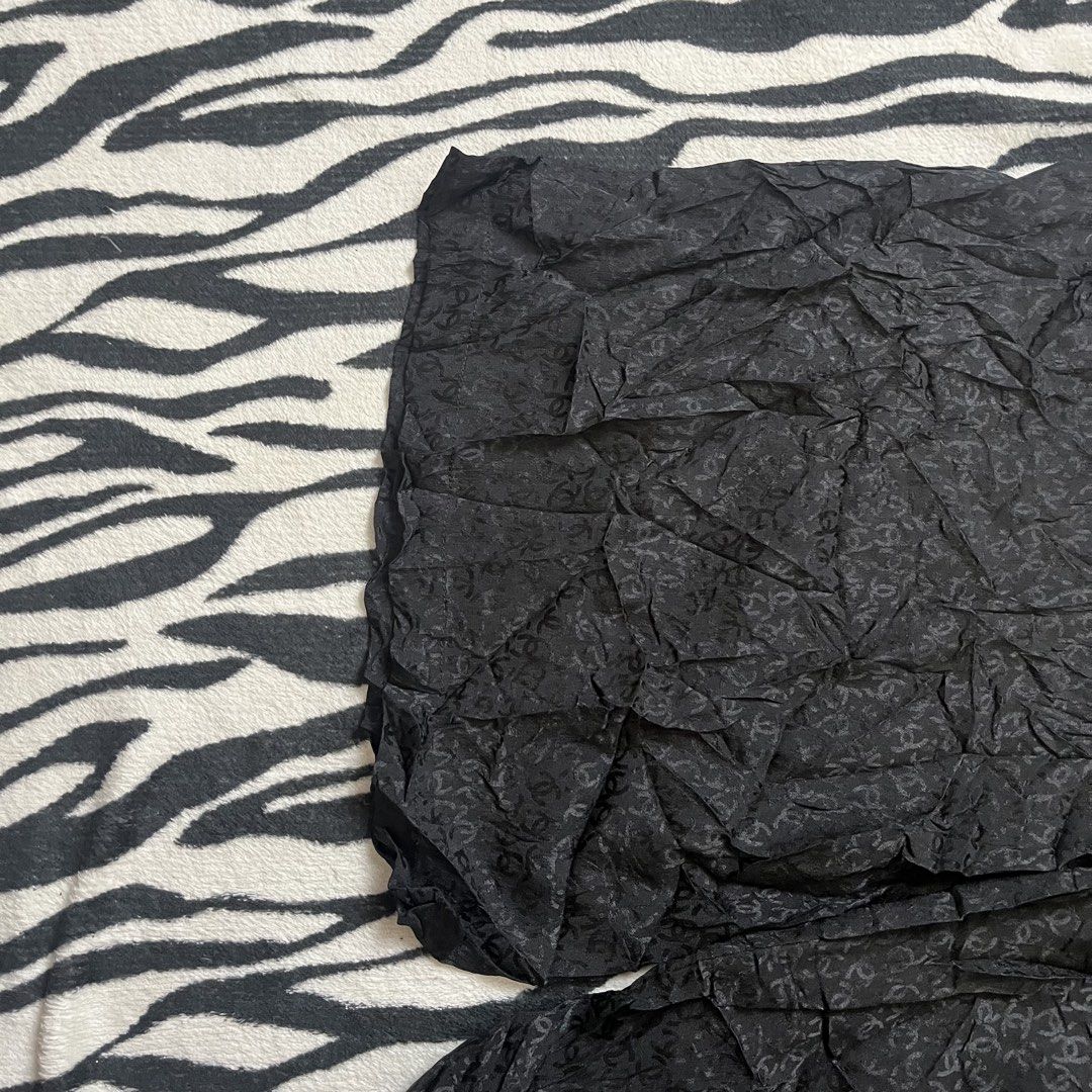 CHANEL ALL OVER PRINT PANTS (Category: Other Bottoms) located in Manila. Submitted by royaldripmanila (Listing ID 1467375988, Image 3). Description: No issue W26-28 L37 Hem 12.