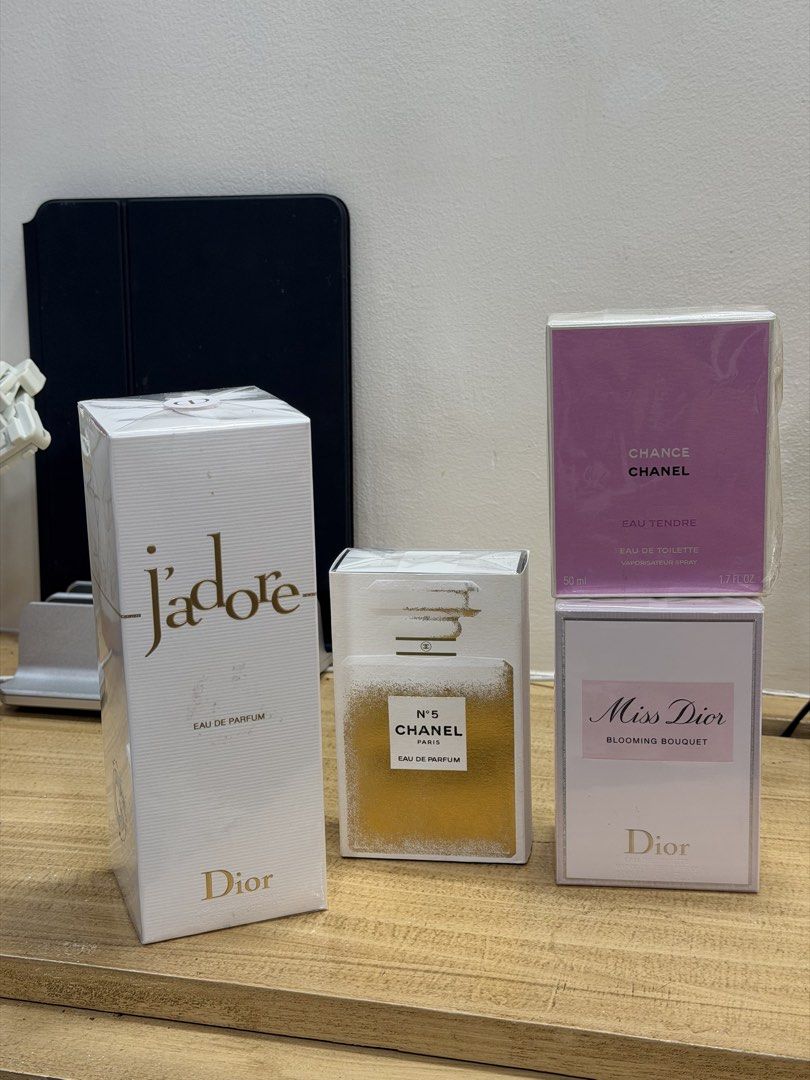Chanel Chance Eau Tendre Eau de Toilette 50ml (Category: Fragrance & Deodorants) located in Angono. Submitted by hermintkyle (Listing ID 1467410891, Image 2). Description: - Brand: Chanel - Item: Chance Eau Tendre Eau de Toilette - Size: 50 ml - Condition: Brand new, still sealed in original plastic wrapping - Box: Pristine condition, unopened packaging - Fragrance Notes: Grapefruit, jasmine, and white musk - Format: Standard spray bottle.