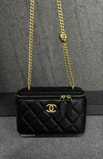 (Category: ) located in . Submitted by neverfull_luxury_sg (Listing ID 1467427996, Image 1). Description: .