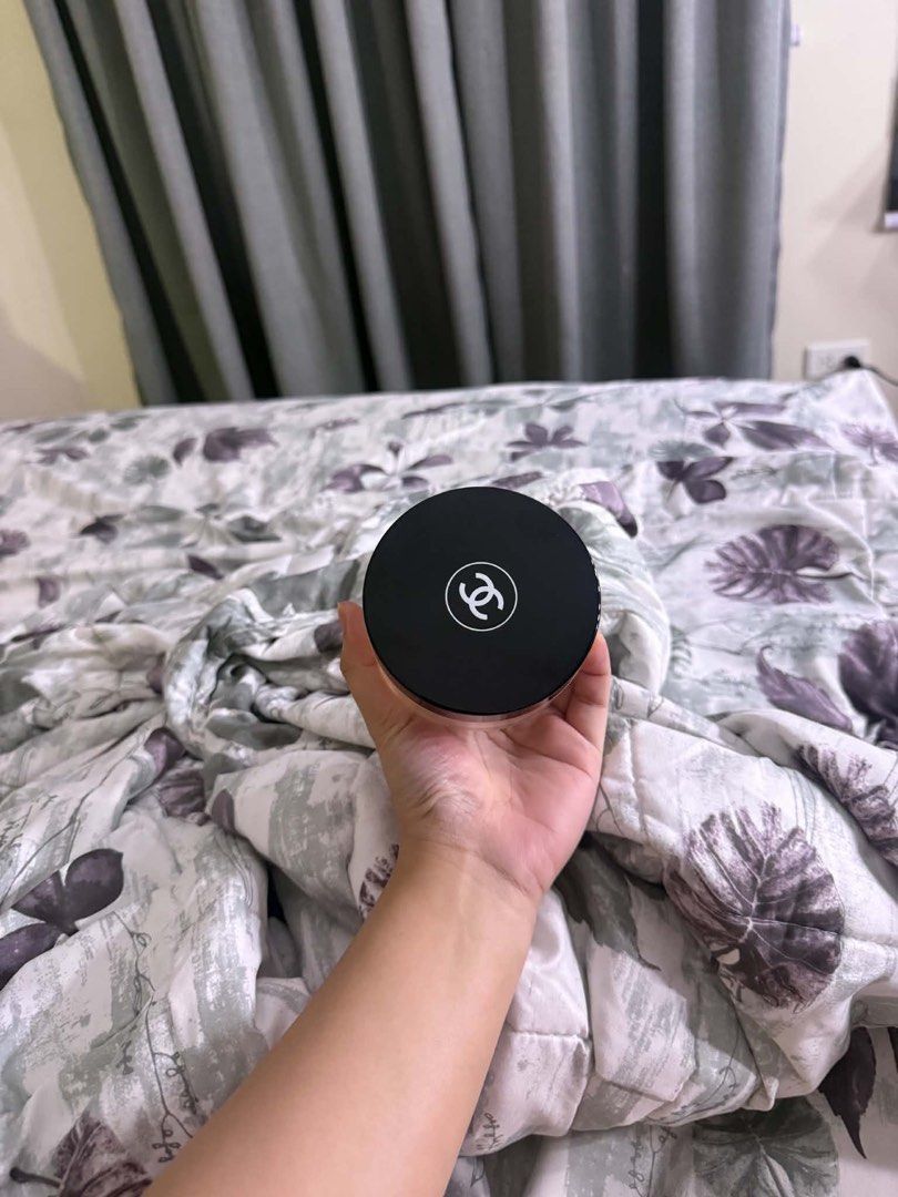 Chanel loose powder (Category: Makeup) located in Cavite. Submitted by rexiedebelen (Listing ID 1467549343, Image 2). Description: Like new condition bought in japan.