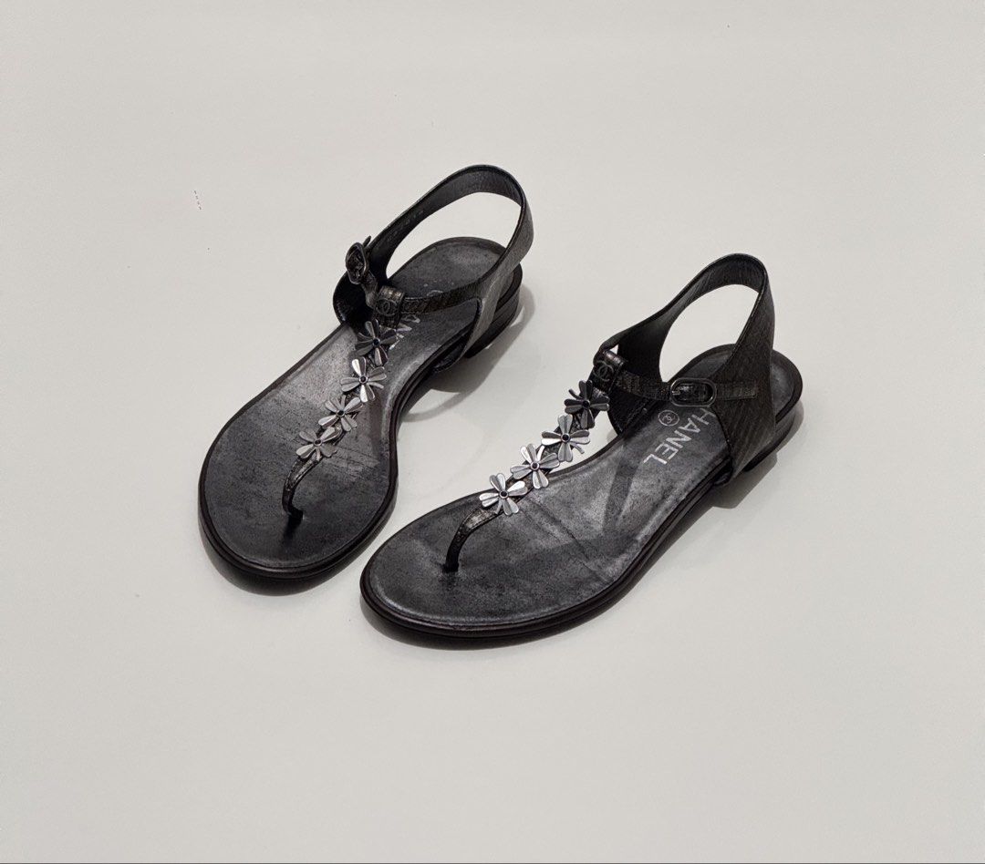Chanel sandals (Category: Flats & Sandals) located in Quezon City. Submitted by byuklph (Listing ID 1467550994, Image 2). Description: Auth💯size 38 excellent condition no inclusion .