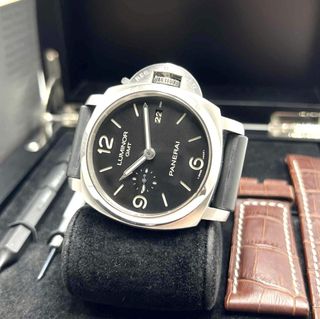 (Category: ) located in . Submitted by chamelontimepieces (Listing ID 1467416432, Image 1). Description: .
