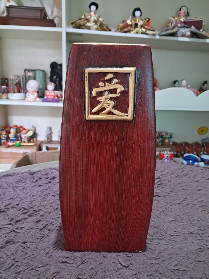 China vase (Category: Vases & Decorative Bowls) located in Cavite. Submitted by secretjapansurplus (Listing ID 1467422178, Image 3). Description: for lalamove only.