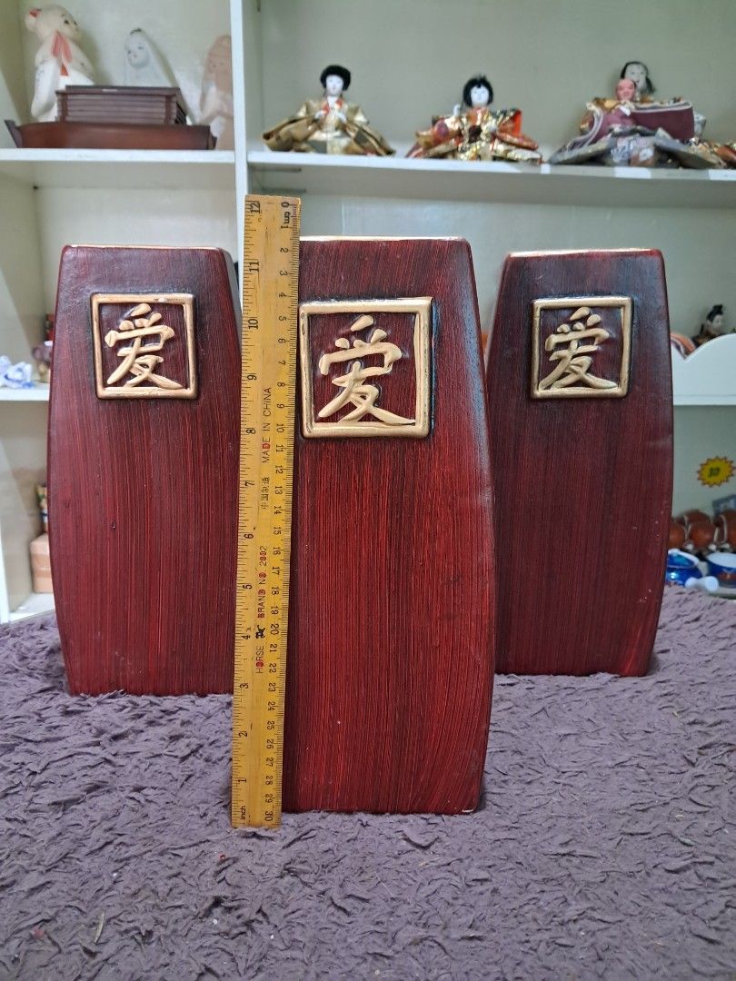 China vase (Category: Vases & Decorative Bowls) located in Cavite. Submitted by secretjapansurplus (Listing ID 1467422178, Image 1). Description: for lalamove only.