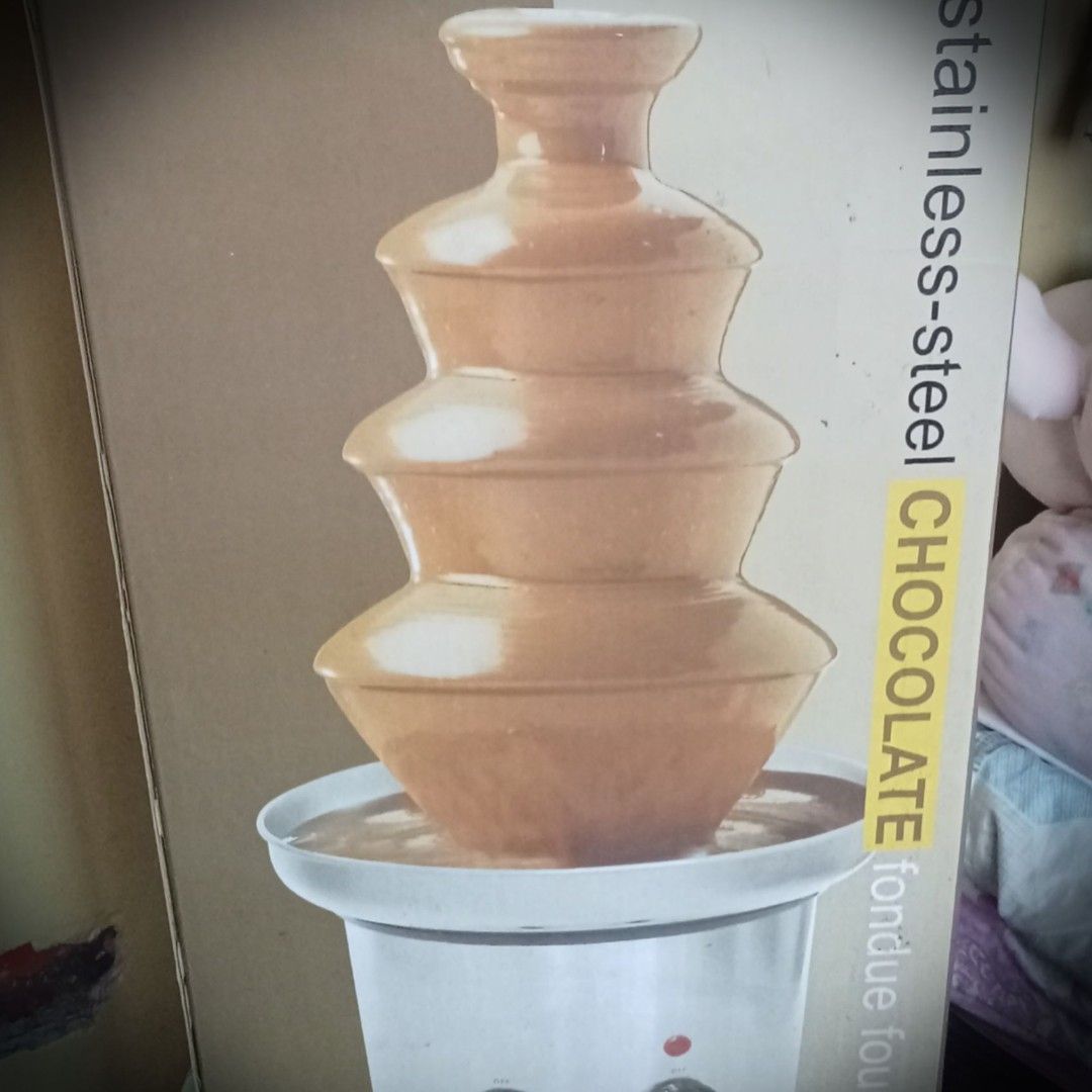 chocolate fountain (Category: Other Kitchenware & Tableware) located in Manila. Submitted by newwater.702d09 (Listing ID 1467602725, Image 1). Description: chocolate fountain best for all occasions used but not abused.