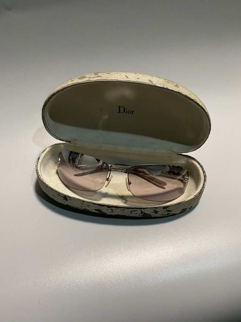 Christian Dior Adiorable 3 Rose Pink (Category: Luxury Accessories) located in Manila. Submitted by retrogang (Listing ID 1467506579, Image 1). Description: - Rimless Shield Frame - Star Rivets - Star Screws - Good as New Condition - With Original Hardcase.