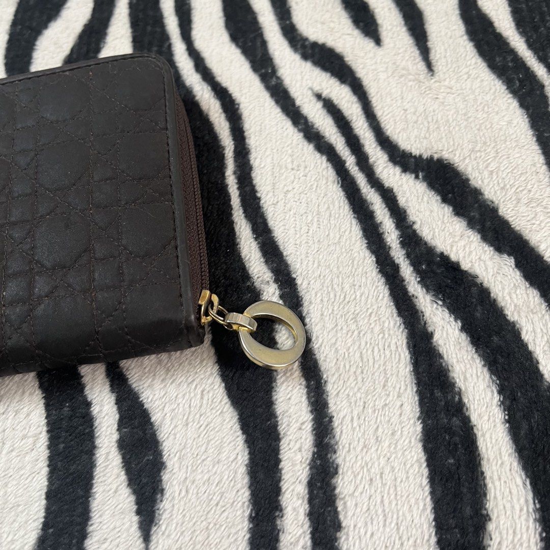 Christian dior long wallet (Category: Luxury Bags & Wallets) located in Manila. Submitted by royaldripmanila (Listing ID 1467471026, Image 2). Description: No issue Sign of usage W.