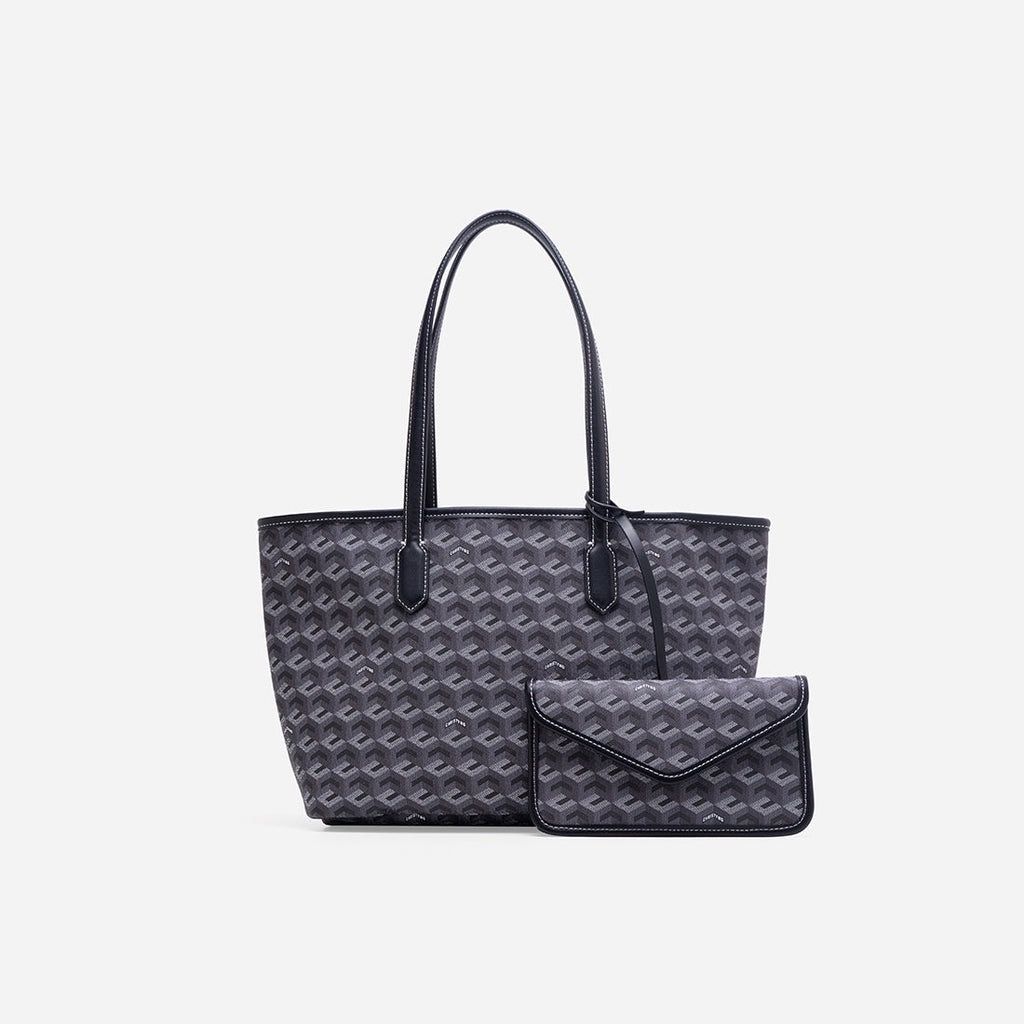 Christy Ng Russon Medium (Category: Shoulder Bags) located in Porac. Submitted by gentlefox_e6359d (Listing ID 1467390829, Image 1). Description: .