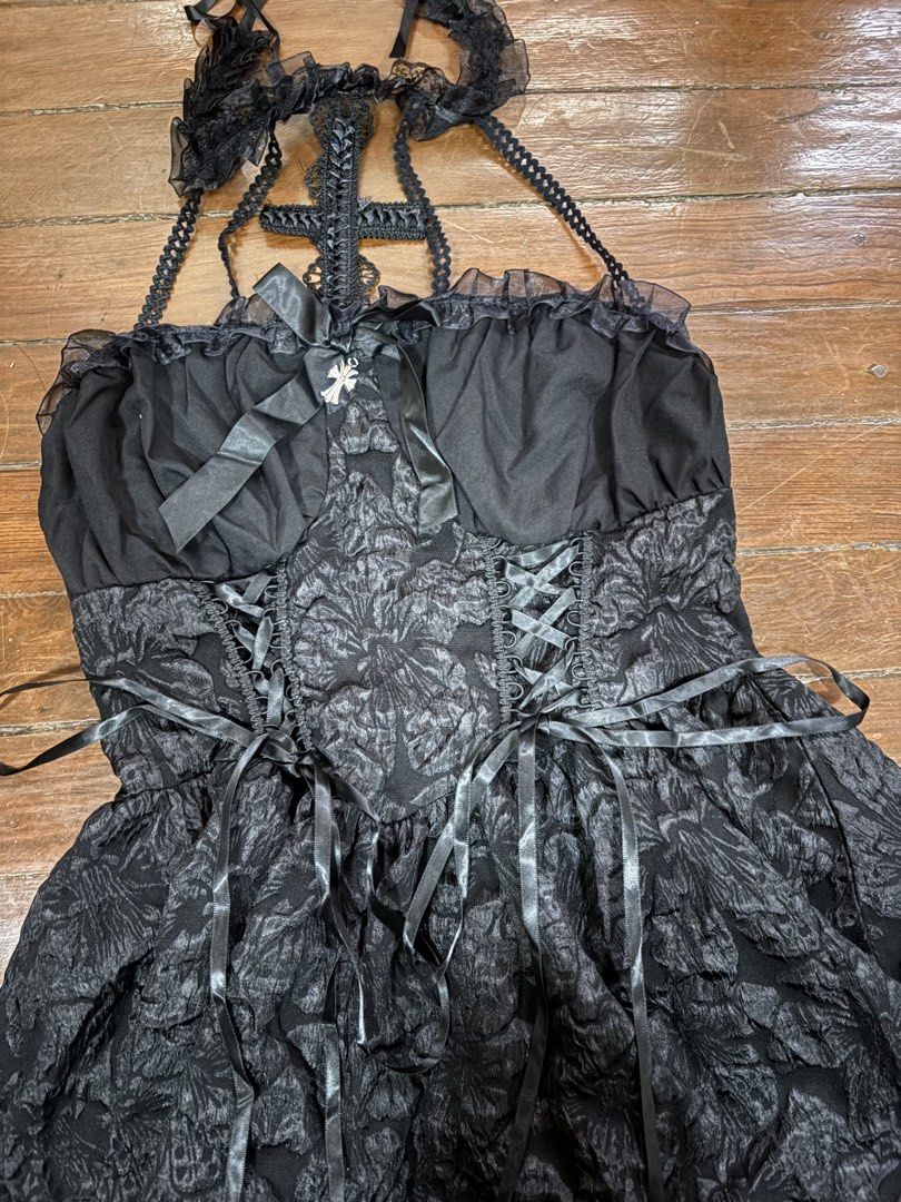 Chrome Cross Goth Corset Bustier Dress (Category: Dresses) located in Manila. Submitted by da.rrel.real (Listing ID 1467453427, Image 2). Description: ⋆˚꩜｡ details ⋆˚꩜｡ size : m on tag best fits : xs-semi medium issues : none color rate : 10/10 .✦ ݁˖ rules .✦ ݁˖ * no return / refund / exchange * you ask for more photos if you're SURE BUYER * shipping fee is shouldered by buyers unless stated otherwise (loc: Baguio City) love, darrel 𝜗𝜚⋆₊˚ .