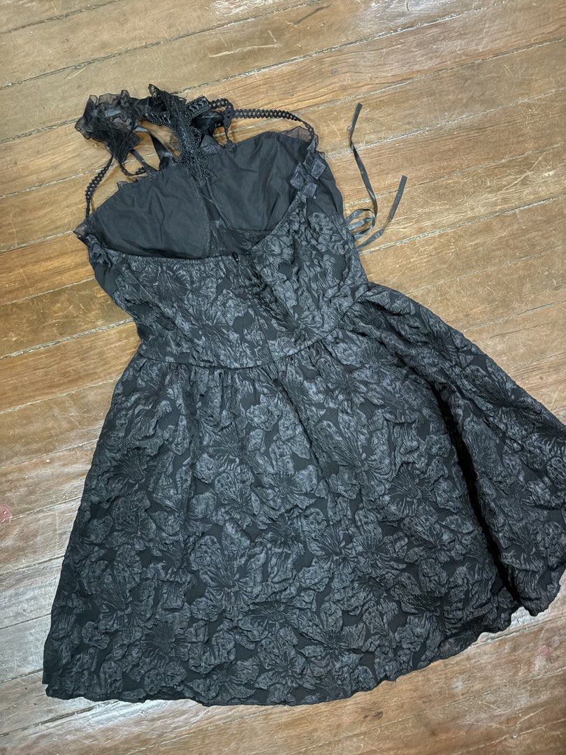 Chrome Cross Goth Corset Bustier Dress (Category: Dresses) located in Manila. Submitted by da.rrel.real (Listing ID 1467453427, Image 3). Description: ⋆˚꩜｡ details ⋆˚꩜｡ size : m on tag best fits : xs-semi medium issues : none color rate : 10/10 .✦ ݁˖ rules .✦ ݁˖ * no return / refund / exchange * you ask for more photos if you're SURE BUYER * shipping fee is shouldered by buyers unless stated otherwise (loc: Baguio City) love, darrel 𝜗𝜚⋆₊˚ .