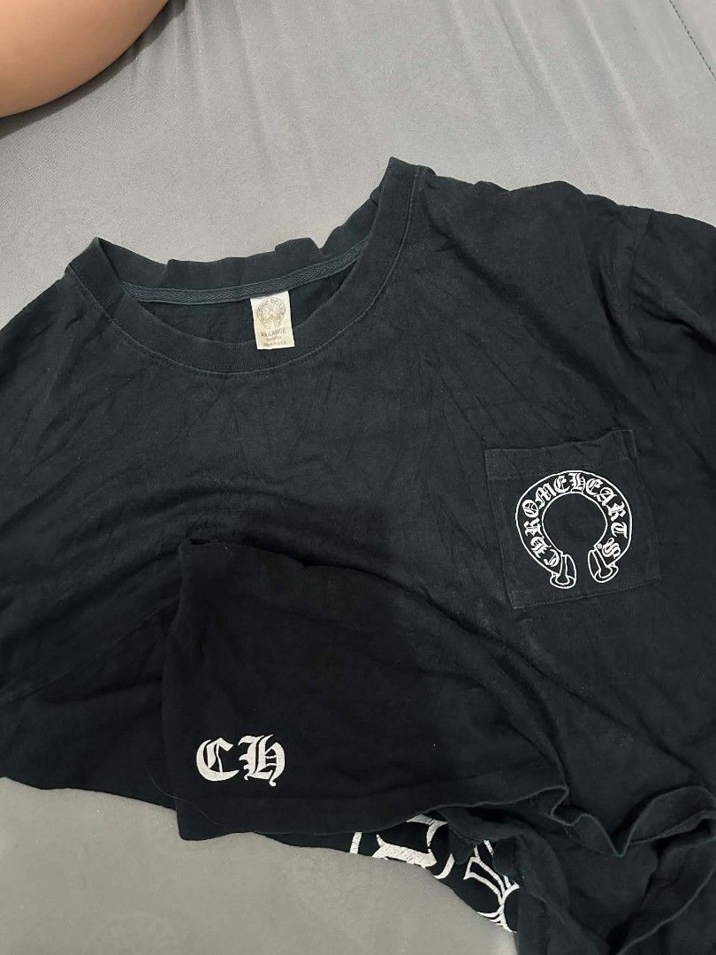 chrome hearts (Category: Activewear) located in Manila. Submitted by kaime_fish (Listing ID 1467401012, Image 1). Description: Crack prints small pin hole color is 8/10.