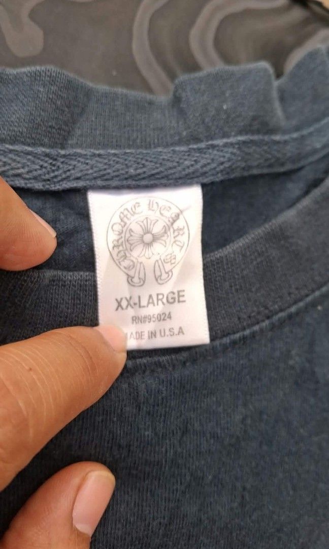 chrome hearts (Category: Activewear) located in Manila. Submitted by kaime_fish (Listing ID 1467401012, Image 2). Description: Crack prints small pin hole color is 8/10.