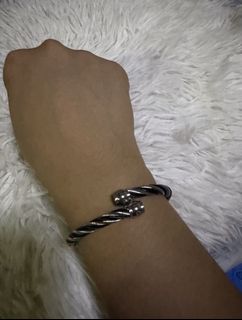 (Category: ) located in . Submitted by aprilluxcloset0812 (Listing ID 1467487827, Image 1). Description: .