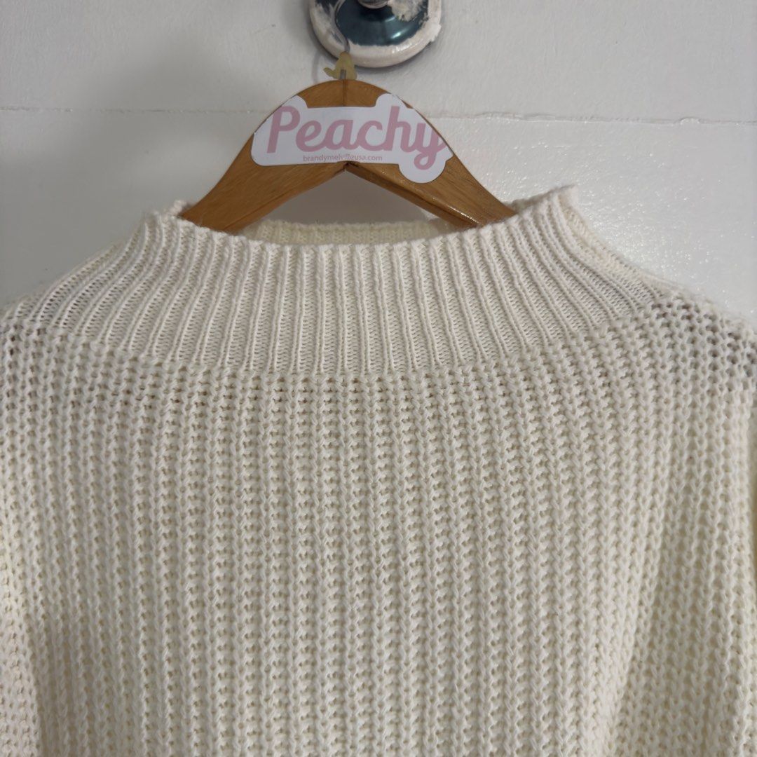 Chunky sweater (Category: Coats, Jackets and Outerwear) located in Manila. Submitted by apparella.ph (Listing ID 1467374418, Image 3). Description: Bought in EU Super ganda and sosyal Best firt M-XL Bust:46 Length:21 ☑️Everything is my Own preloved / BNWT/BNWOT ☑️ not thrifted/Ukay ☑️ malukot sa picture kasi na stock sa cabinet (tinatamad mag plantsa ✌️ ) ☑️Personal items ( usually bought in US/UK/JPN ) every year po ako nag aabroad so expect i d