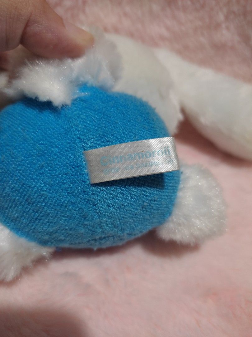 cinnamoroll vintage 2003 button small plush (Category: Plushies & Soft Toys) located in Bacoor. Submitted by Exedriae (Listing ID 1467438878, Image 3). Description: need wash.
