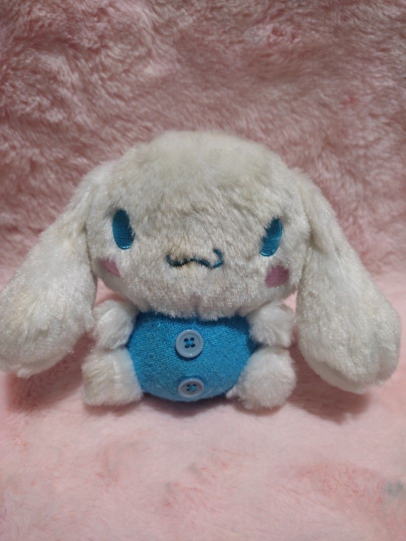cinnamoroll vintage 2003 button small plush (Category: Plushies & Soft Toys) located in Bacoor. Submitted by Exedriae (Listing ID 1467438878, Image 1). Description: need wash.