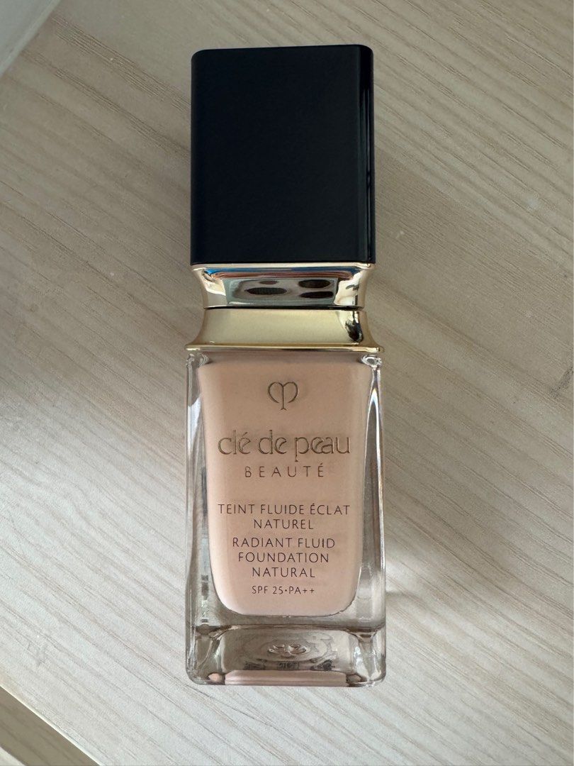 Cle de peau Radiant Fluid Foundation Natural (Category: Makeup) located in Quezon City. Submitted by ciiel (Listing ID 1467403932, Image 1). Description: .