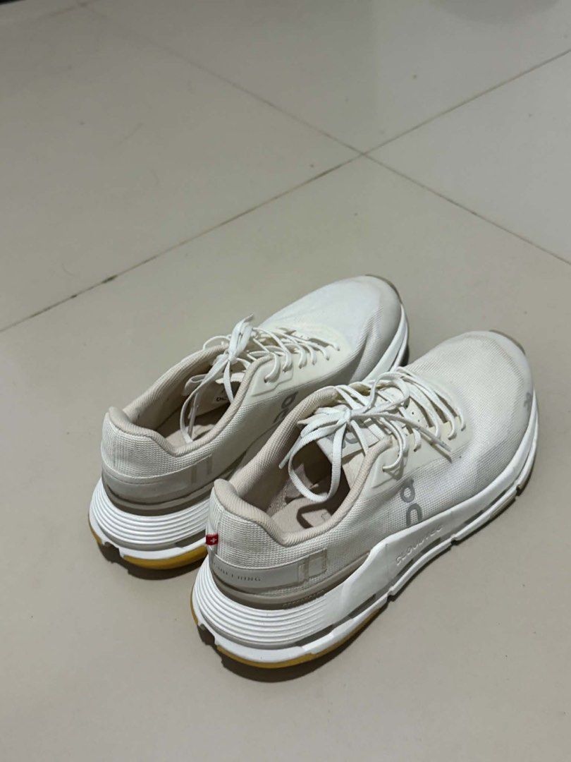 Cloud Nova Form 2 in white (Category: Sneakers) located in Alaminos. Submitted by thisfits.u (Listing ID 1467558946, Image 1). Description: Neto.