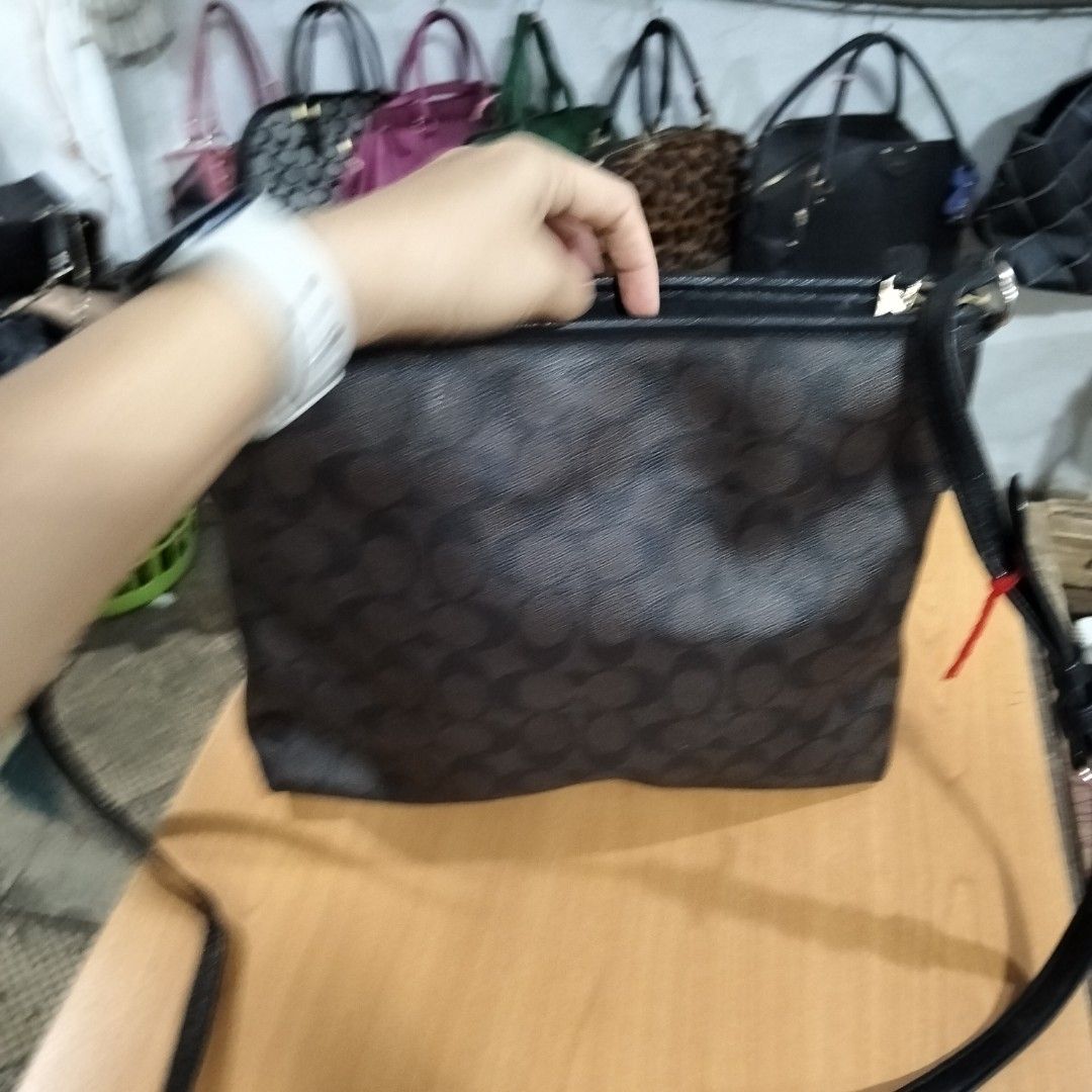 Coach (Category: Cross-body Bags) located in El Salvador. Submitted by francheskaukayukay (Listing ID 1467448918, Image 3). Description: .