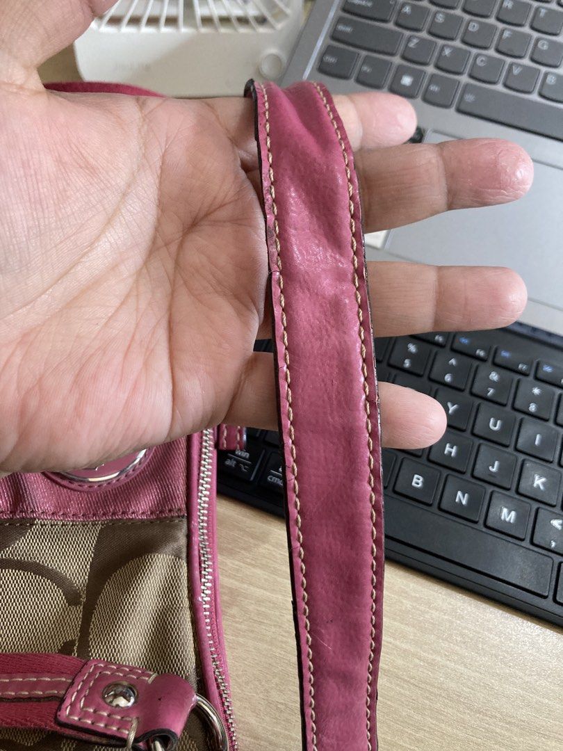Coach (Category: Luxury Bags & Wallets) located in Cavite. Submitted by abengjoy30 (Listing ID 1467489356, Image 3). Description: .