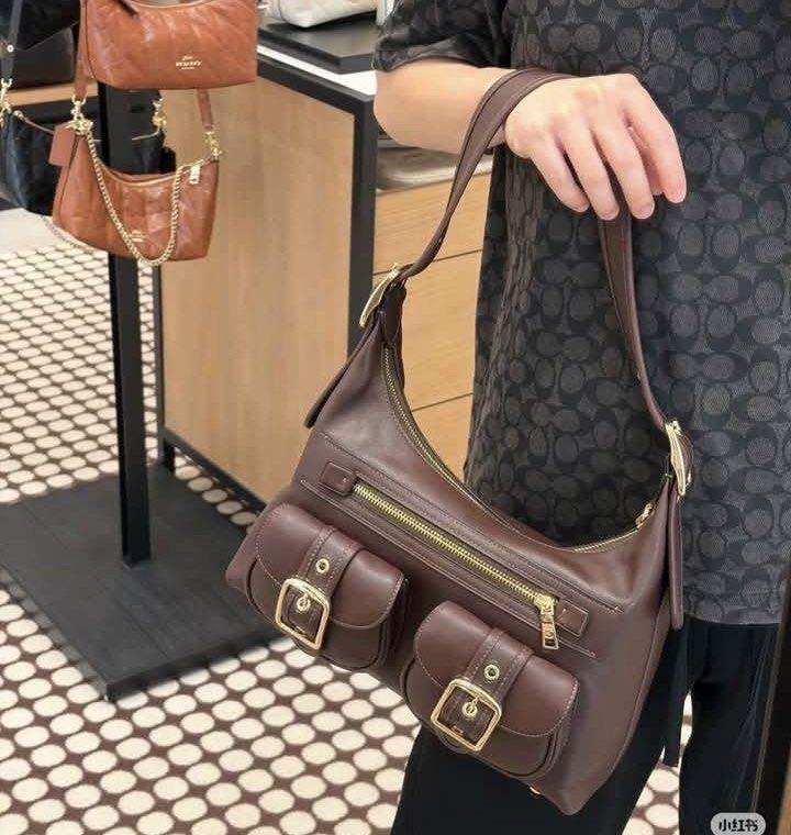 Coach Allison Zip Top Shoulder Bag (Category: Shoulder Bags) located in Manila. Submitted by btdcbagtrendsdcapul.2 (Listing ID 1467477497, Image 1). Description: Inclusion: Tag, Carecard, Paper Bag, Dustbag, Limited stocks only 📩 Dm for inquiries .