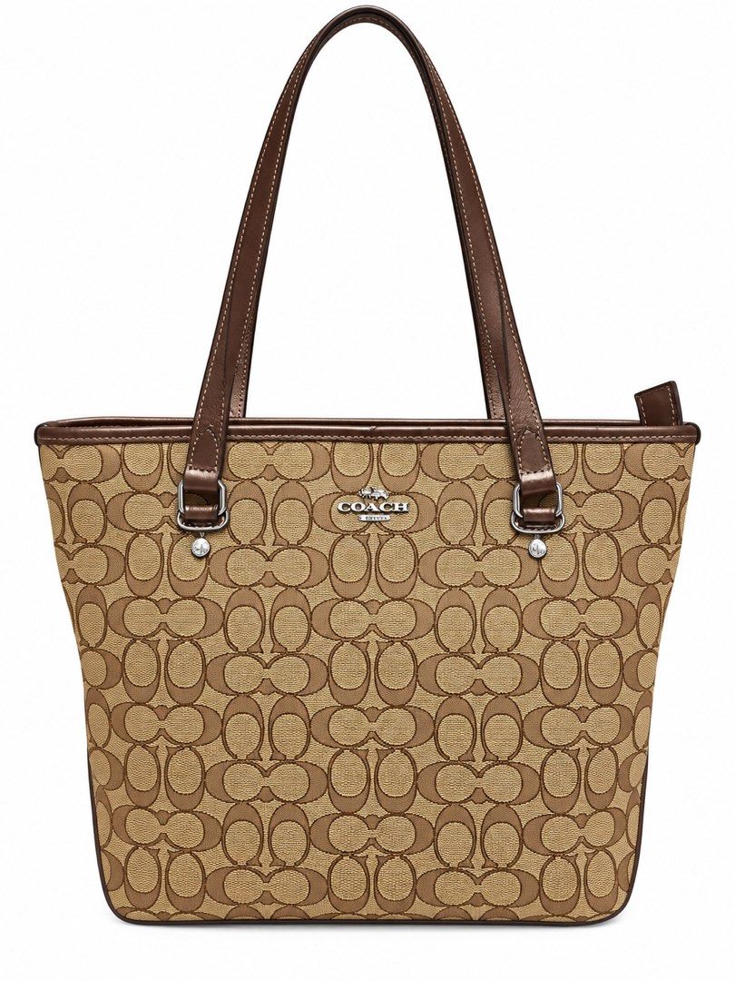 Coach Bag (Zip Tote) (Category: Shoulder Bags) located in Mandaluyong City. Submitted by jennliao (Listing ID 1467570895, Image 1). Description: Purchased from Japan 9/10 With minor chip almost looked like little dirt 📍Pioneer Mandaluyong .