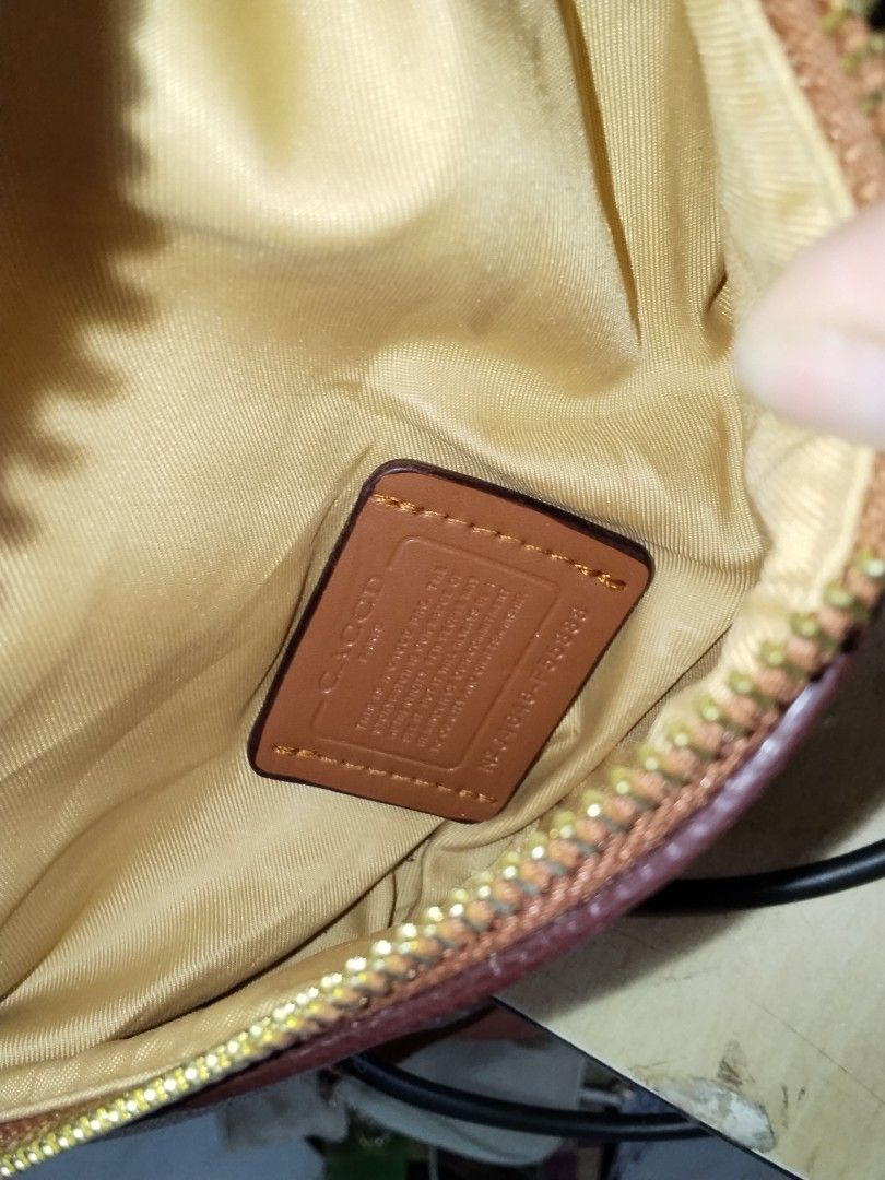 Coach beltbag (Category: Cross-body Bags) located in Cavite. Submitted by bagssection04 (Listing ID 1467366787, Image 2). Description: coach beltbag small size makinis pa body may minimal bubbles O paint lang sa harap not noticeable nmn e.