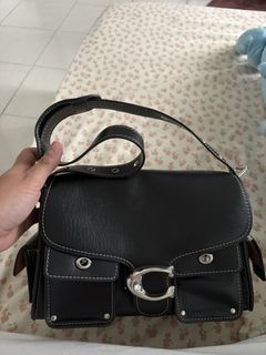 (Category: ) located in . Submitted by preloved_zk (Listing ID 1467366370, Image 1). Description: .