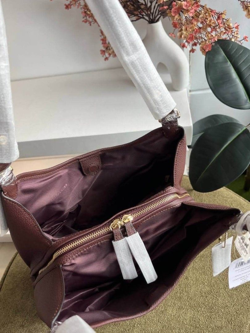 Coach Erin in Maple (Category: Shoulder Bags) located in Quezon City. Submitted by bagsboutiqueph (Listing ID 1467495035, Image 2). Description: LAST PRICE POSTED. LIMITED STOCKS! BRANDNEW WITH INCLUSIONS. COLOR MAY SLIGHTLY VARY IN ACTUAL DUE TO LIGHTING AND CAMERA SETTING. OTHER PHOTOS WILL BE SEND DURING PURCHASE AND FOR SURE BUYERS ONLY. WHEN IN DOUBT, DO NOT ORDER. THANK YOU..
