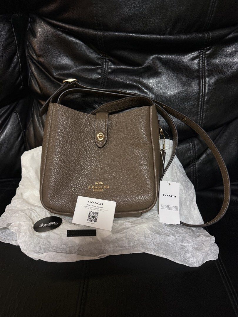 Coach Hadley Mini Cross Body Bag (Category: Cross-body Bags) located in Cavite. Submitted by ashhiiiii (Listing ID 1467526827, Image 1). Description: Authentic. Never used Rfs: Decluttering .