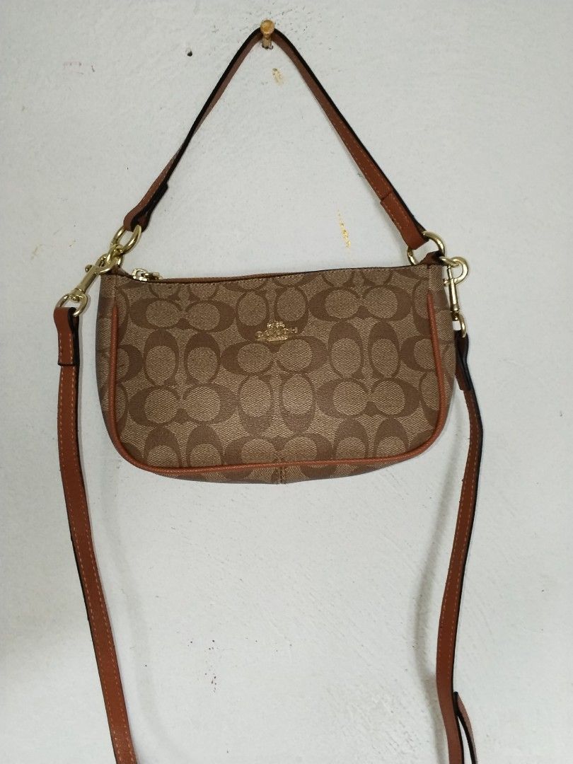 Coach kili / sling bag (Category: Cross-body Bags) located in Cavite. Submitted by bagssection04 (Listing ID 1467365429, Image 1). Description: Coach kili 2 2way ma like new pa nothing to say.