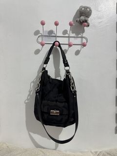 (Category: ) located in . Submitted by pret.sells (Listing ID 1467543485, Image 1). Description: .