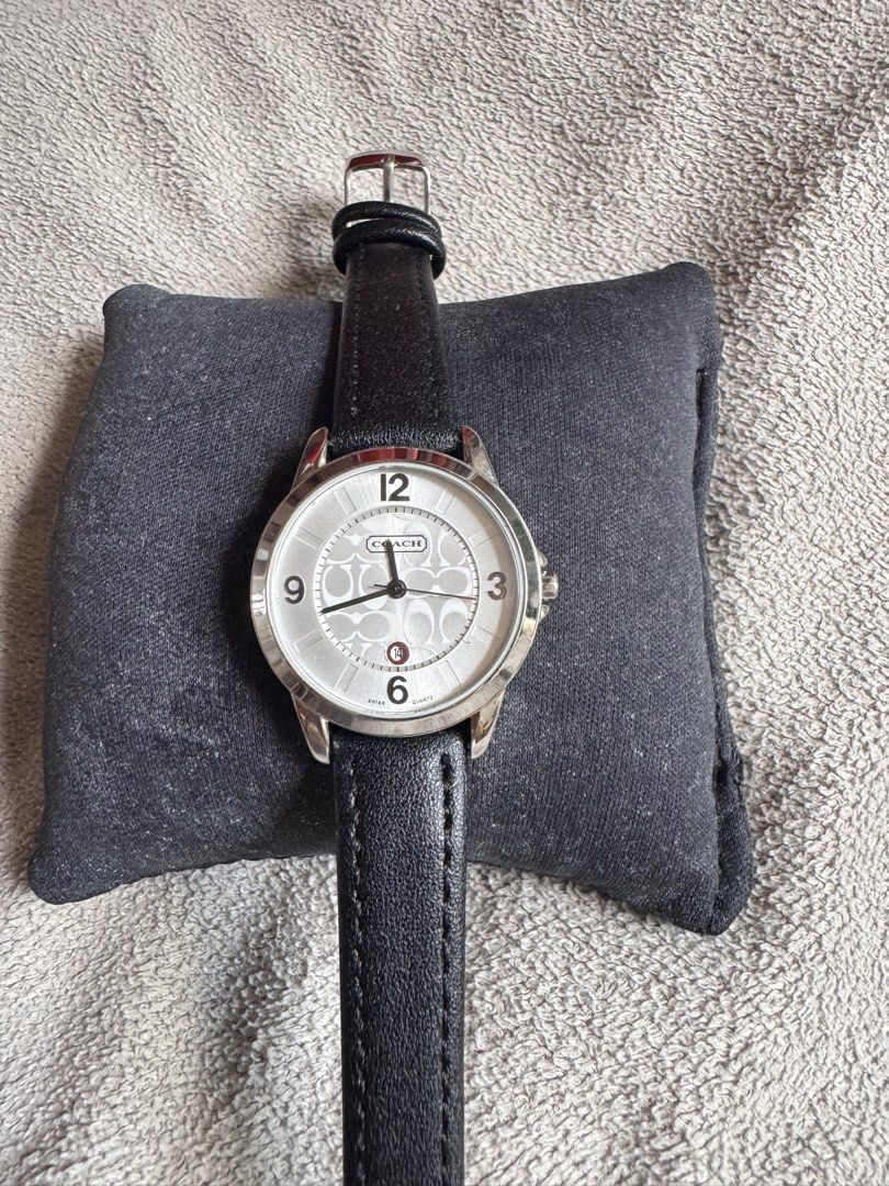Coach Logo watch vintage (Category: Luxury Watches) located in Muntinlupa City. Submitted by felma31 (Listing ID 1467434558, Image 2). Description: Original Coach Logo Watch w/ Black Leather Band .