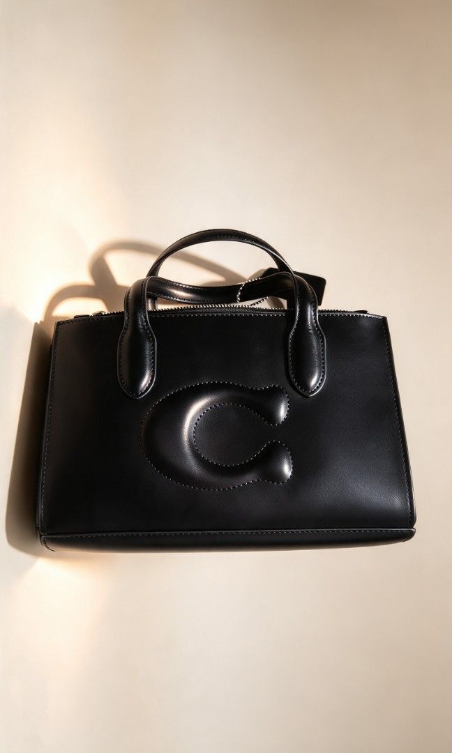 Coach Nina (Category: Cross-body Bags) located in Makati City. Submitted by themarketden (Listing ID 1467368609, Image 3). Description: 100% Japan Sourced.