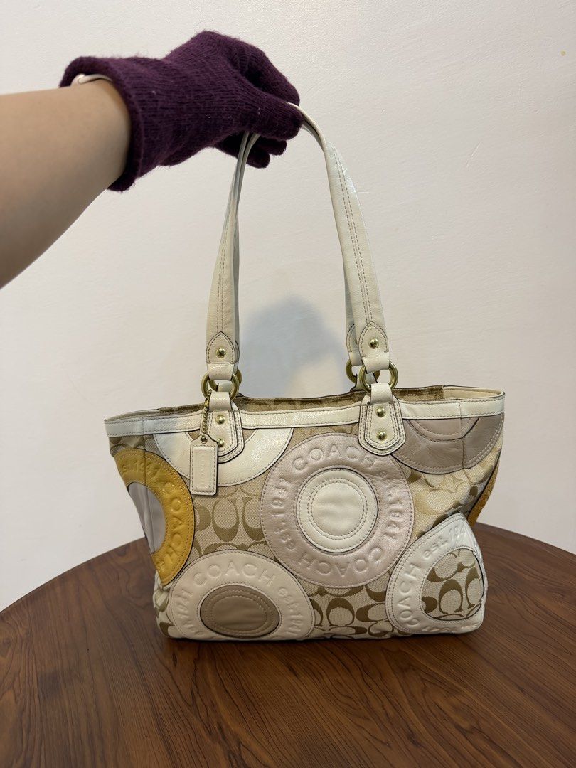 Coach Patchwork Tote (Category: Luxury Bags & Wallets) located in San Fernando. Submitted by gbagscollection (Listing ID 1467374402, Image 1). Description: Fixed Price No issue Minimal sign of use With provided dustbag.