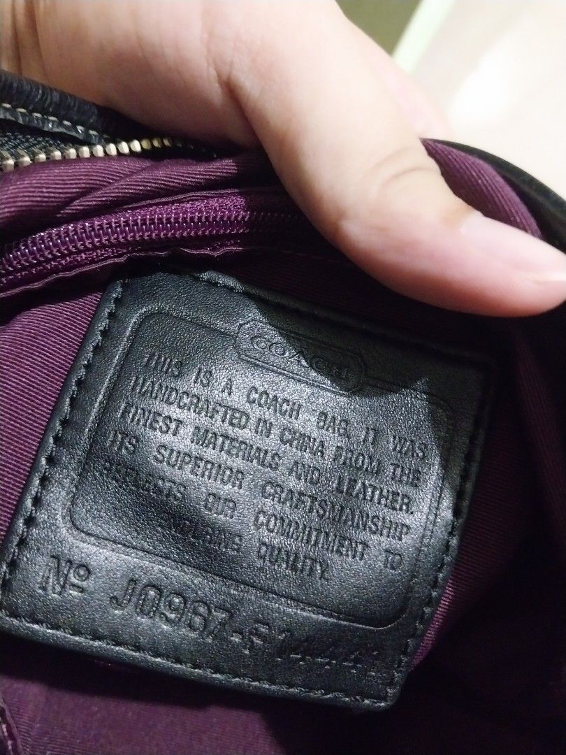 coach bag free sf (Category: Shoulder Bags) located in Manila. Submitted by wess_eya (Listing ID 1467388163, Image 2). Description: 1800 free sf anjan na issue.