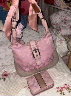 (Category: ) located in . Submitted by tsy.thrift._ (Listing ID 1467532594, Image 1). Description: .