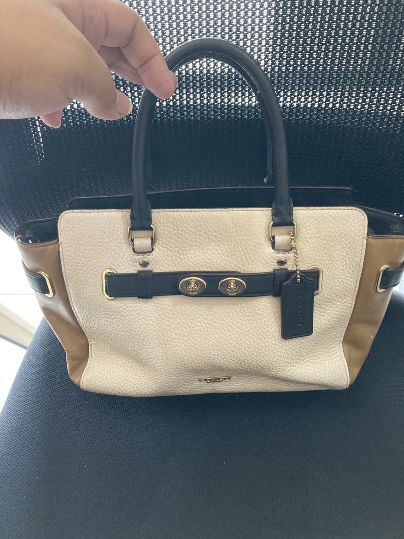Coach Swagger (Category: Luxury Bags & Wallets) located in Cavite. Submitted by abengjoy30 (Listing ID 1467492235, Image 1). Description: .