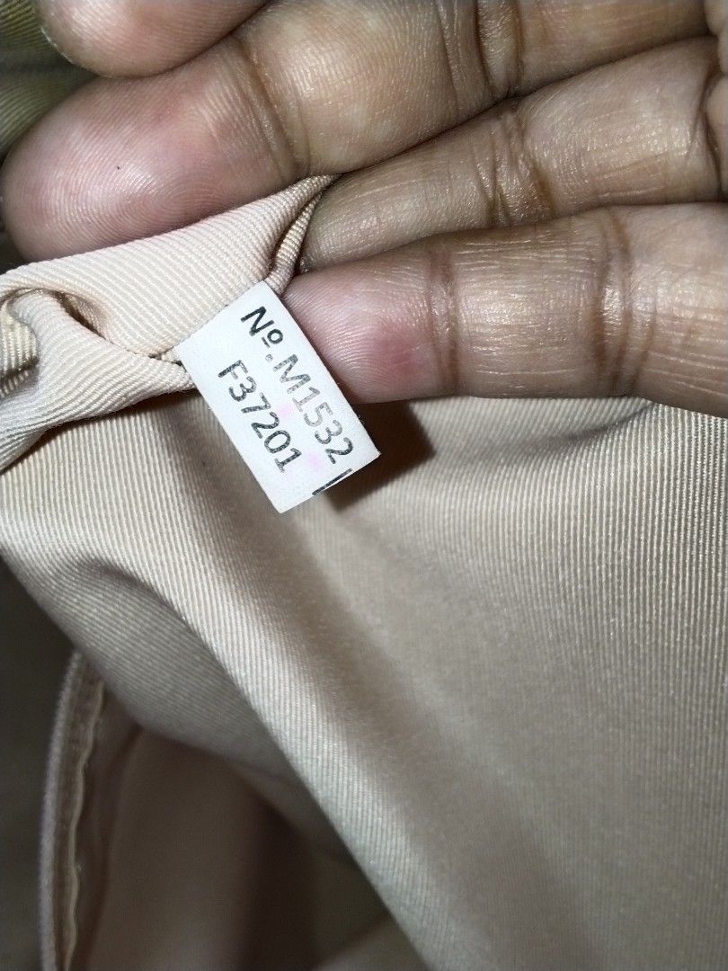 Coach tote (Category: Luxury Bags & Wallets) located in Cavite. Submitted by bagssection04 (Listing ID 1467366499, Image 3). Description: coach tote large size pinkish no issue.